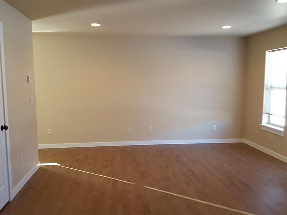5th image of 1113 Longbow Ln APT A