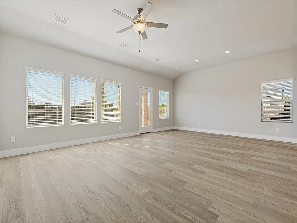 5 bed, 3.0 bath, 2791 sqft, $3,500 — Photo 4