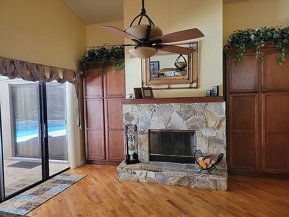 3rd image of 1710 E Oak Knoll Cir