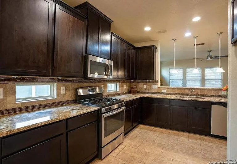 3702 Harper Ct — Photo 1