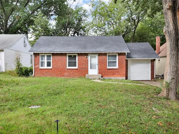 7406 Tracy Ave, Kansas City, MO 64131