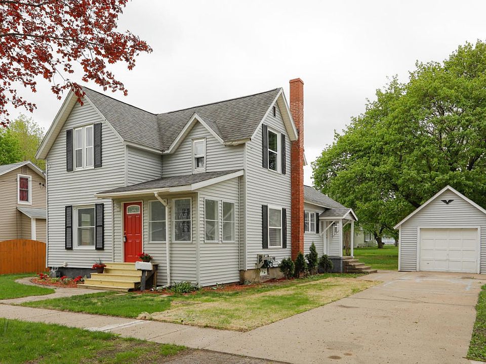 330 Court St-101