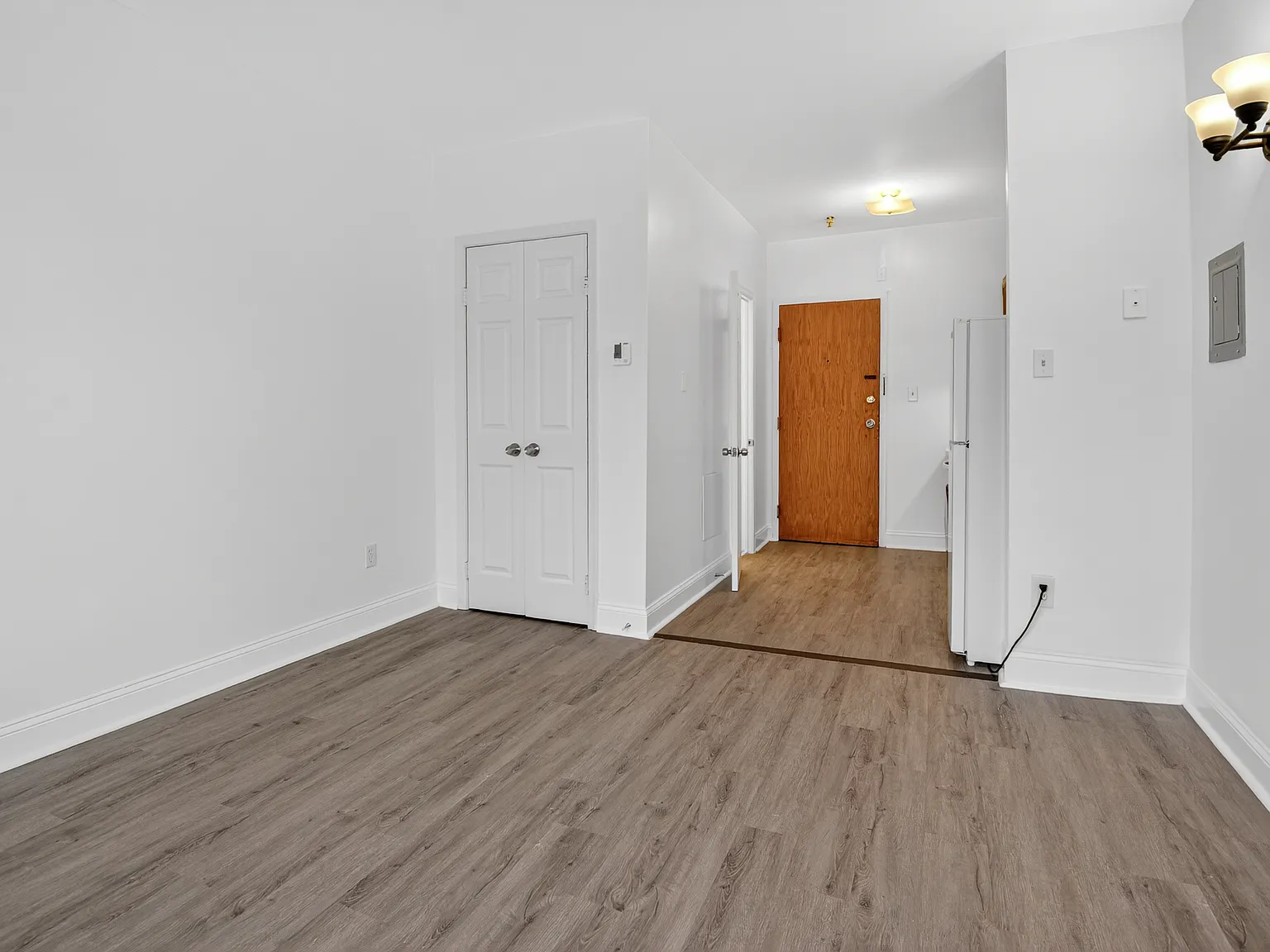 Studio, 450 sqft, $1,400 — Photo 2