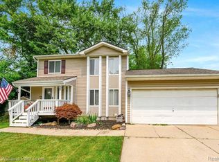 983 Orion Ter, Lake Orion, MI 48362