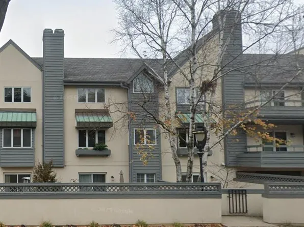 2557 North Lake DRIVE, Milwaukee, WI 53211