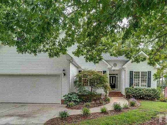 2nd image of 209 Sweetbriar Ct