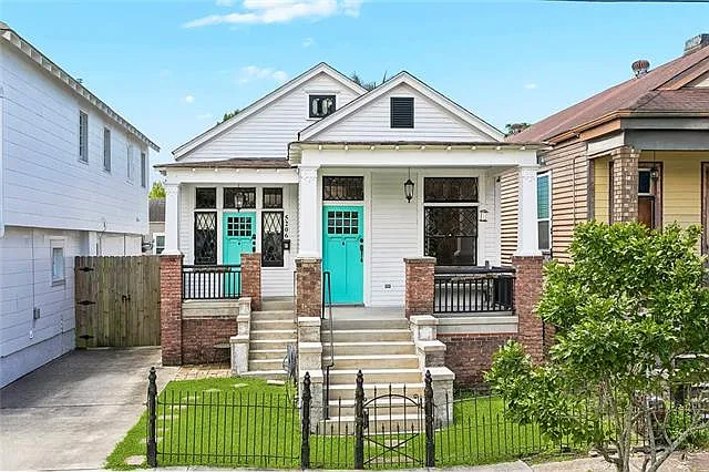 5206 Constance St
