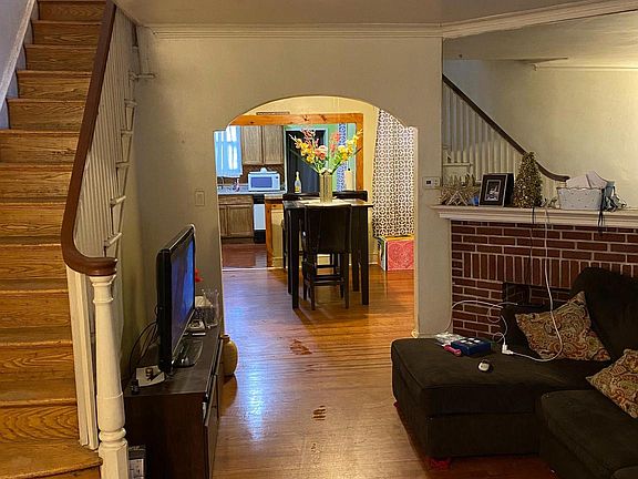 5th image of 1021 Wagner Ave