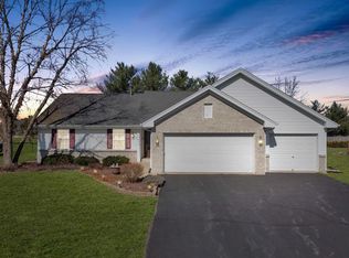 1879 Wyndham Ln, Rockton, IL 61072