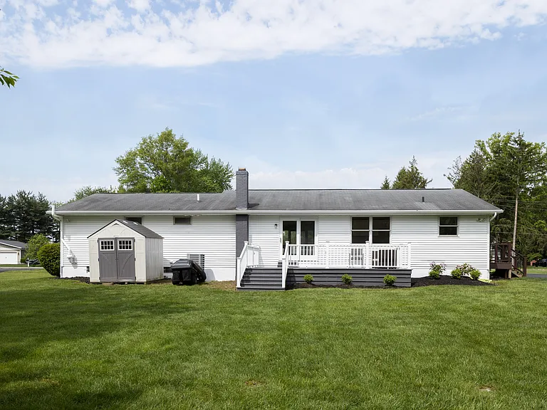 4002 Harlem Rd — Photo 2