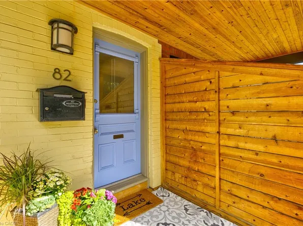 82 Withrow Ave, Toronto, ON M4K 1C9