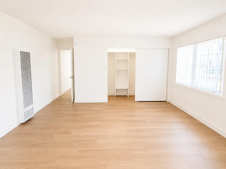 El Centrico Apartments — Photo 37
