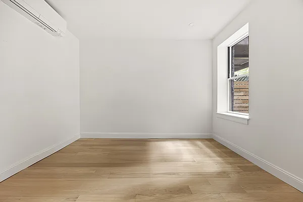 Sold by Compass | media 18