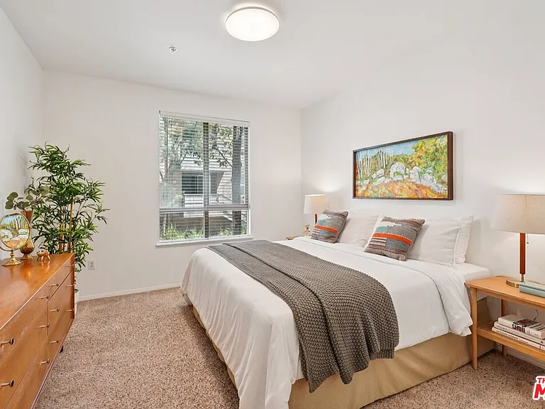 100 S Alameda St #150 — Photo 26