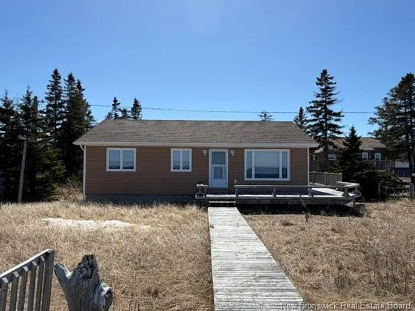 1870 Schryer Ave, Bathurst, NB E2A 4Y4