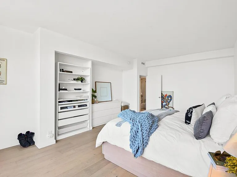 17352 W Sunset Blvd #204 — Photo 23