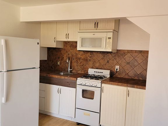5th image of 1164 Merritt Dr