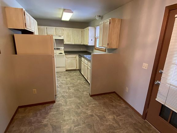 4th image of 2322 Clark Ave