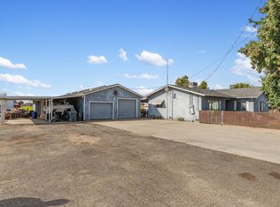 6061 Snedigar Rd, Oakdale, CA 95361