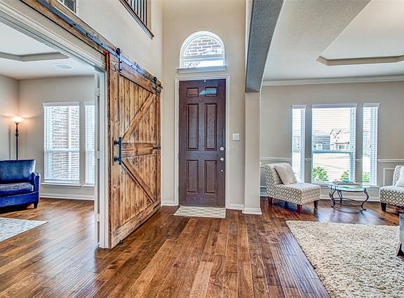 4th image of 2438 Old Stables Dr