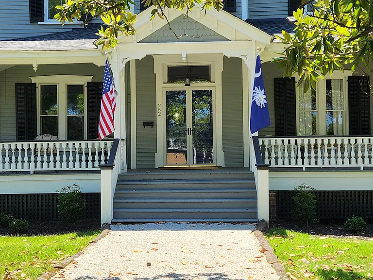 252 Laurens St NW — Photo 2