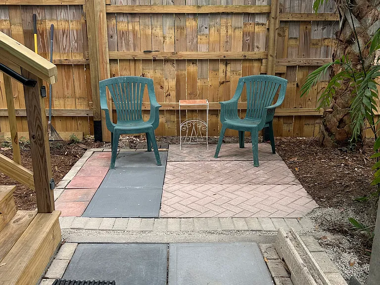 115 NE 8th St #115 — Photo 11
