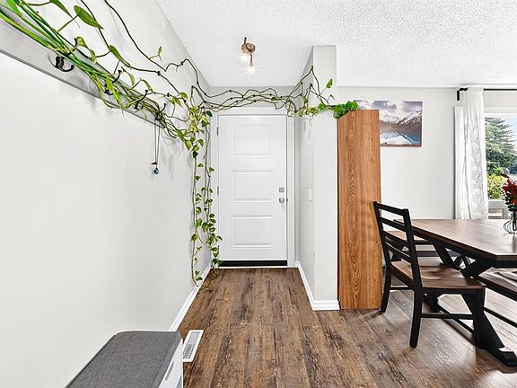 2nd image of 6915 NE Ranchview Dr NW #84