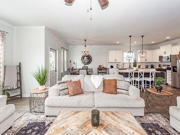 5th image of 2022 Lanneau Ln