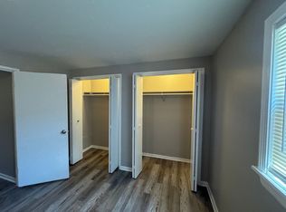 8223 S Exchange Ave #8, Chicago, IL 60617