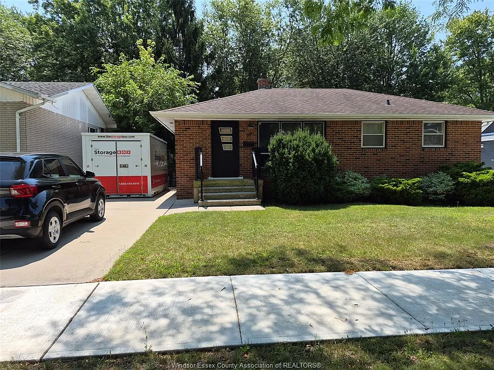 27 Horwath Ave