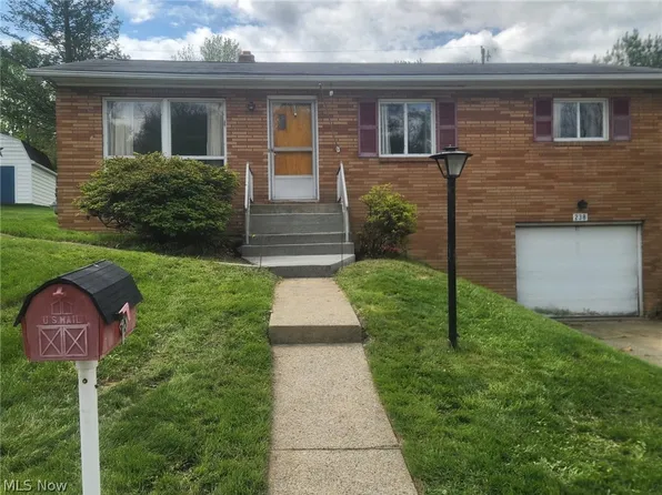 238 Meadowbrook Dr, Wintersville, OH 43953