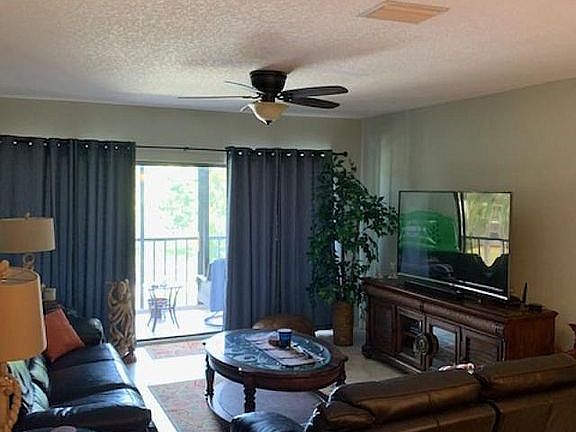 4th image of 200 SE Four Winds Dr APT 209