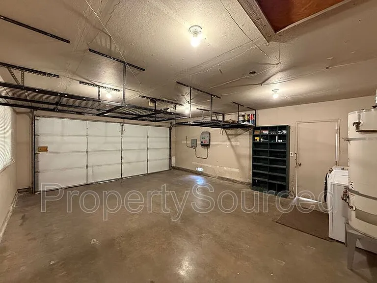 856 Nottingham Dr — Photo 29
