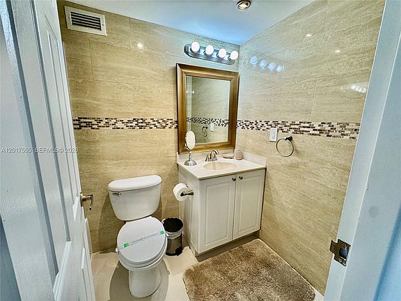 3rd image of 2501 S Ocean Dr #Penthouse 4