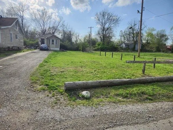 1847 N 56th St, East Saint Louis, IL 62204