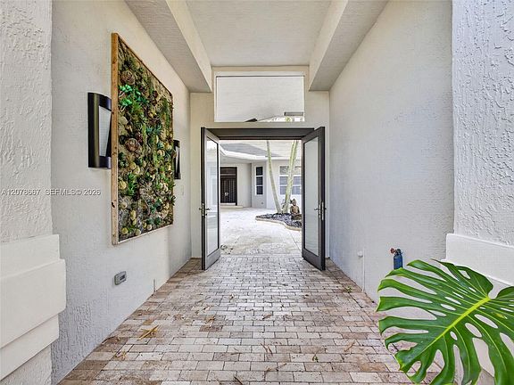 5th image of 1371 Victoria Isle Dr
