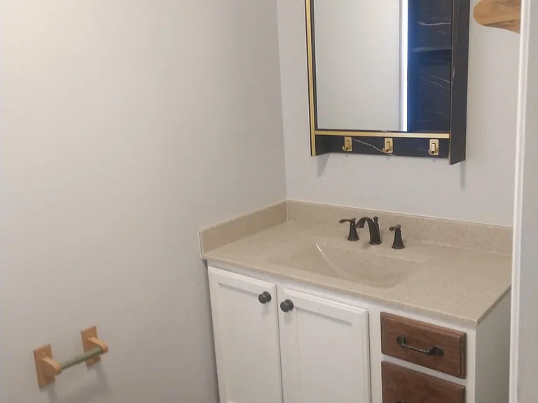 940 Judson St — Photo 12