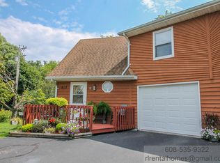 612 Brewster Dr, Lake Mills, WI 53551