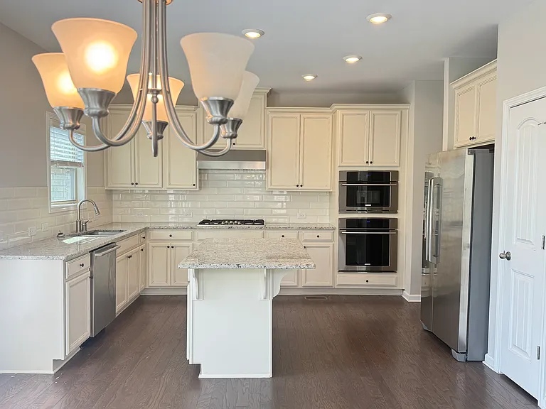 590 Sunset Park Dr — Photo 11