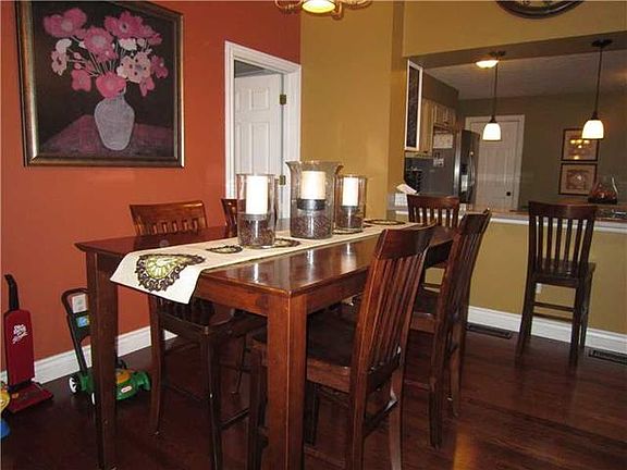 5th image of 733 Sunset Cir