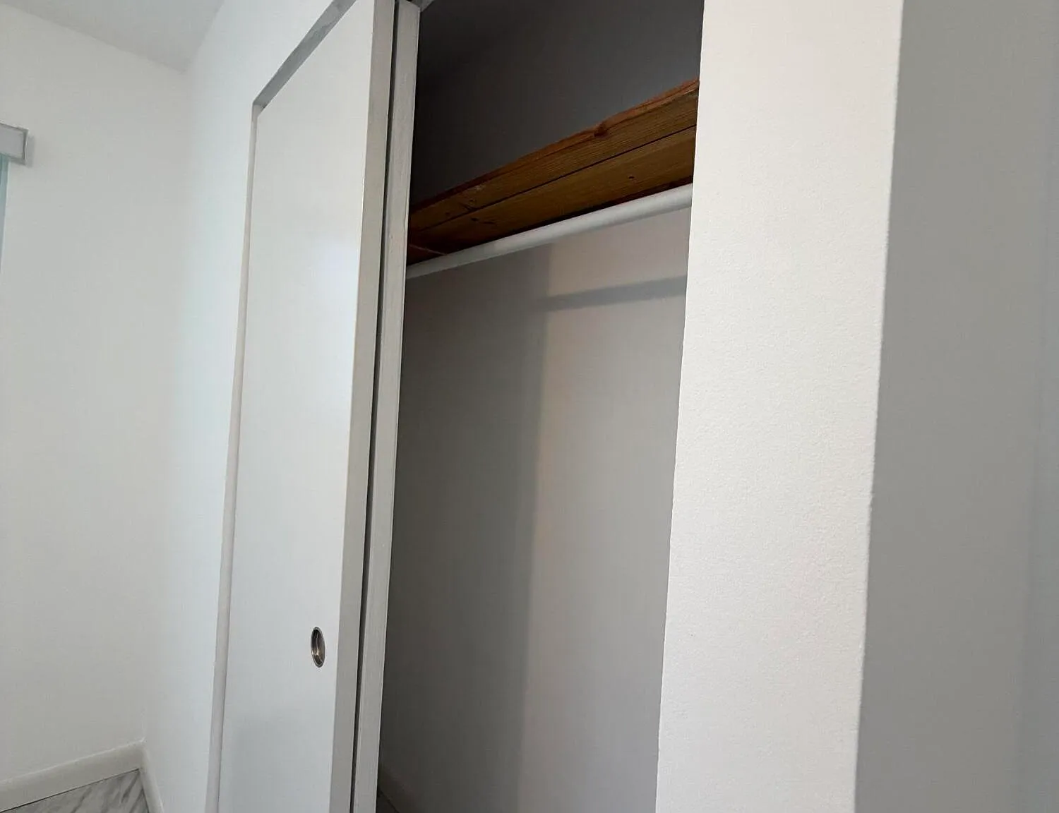 1 bed, 1.0 bath, 400 sqft, $1,300 — Photo 3
