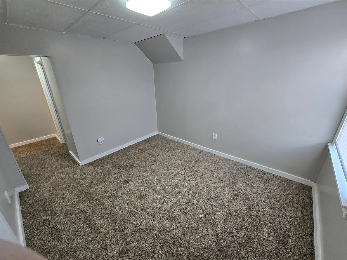 Building Photo - 1920 Melrose Ave NW #1