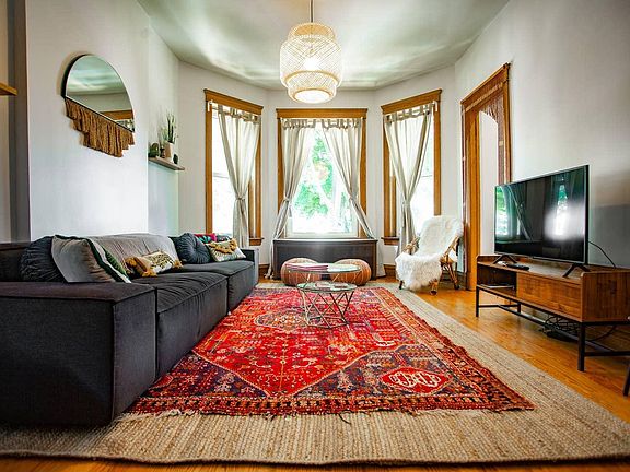3rd image of 2032 W Churchill St #2