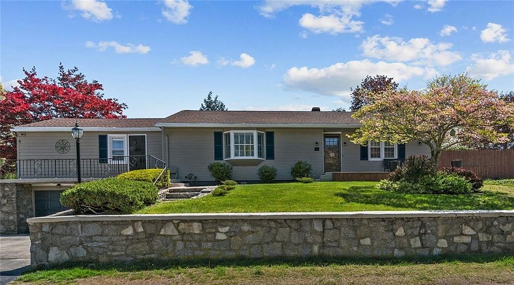 52 Saint Louis Ave, Woonsocket, RI 02895 Zillow