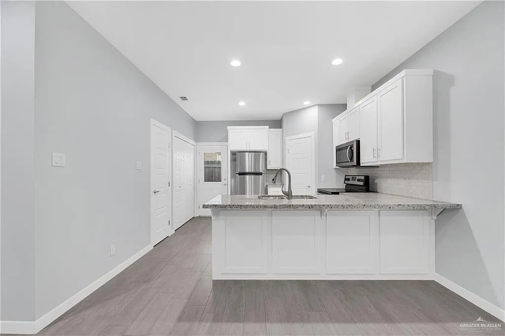 2 bed, 944 sqft, $1,000 — Photo 4