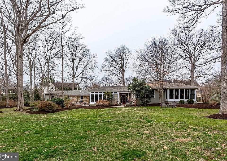 1st image of 4300 Woodlark Dr