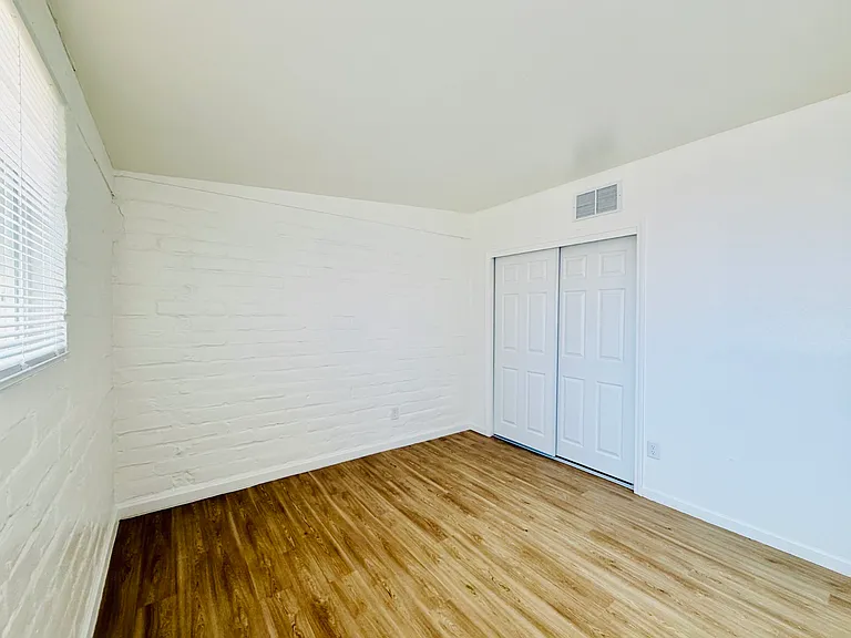 The Derby Apartments — Photo 20