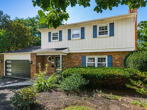 3rd image of 1131 Langland Dr
