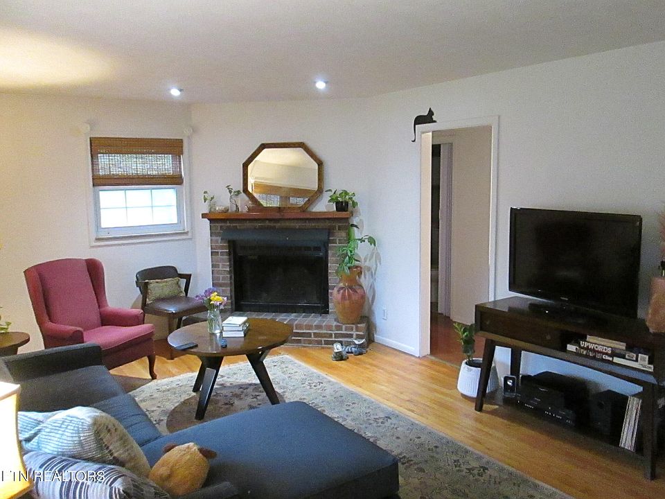 5712 Scenic Hills Rd, Knoxville, TN 37912 | Zillow