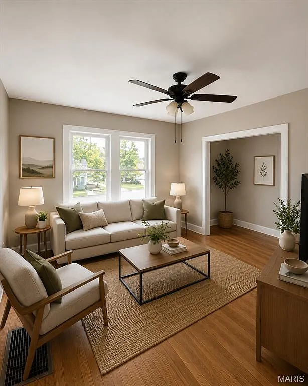 3 bed, 1.0 bath, 800 sqft, $1,800 — Photo 3